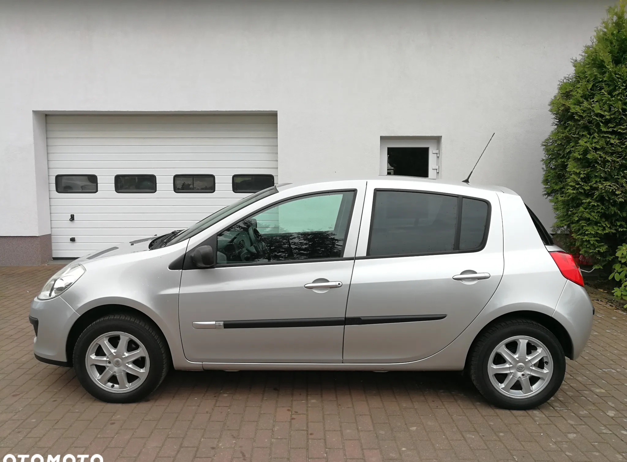 Renault Clio cena 10900 przebieg: 168000, rok produkcji 2007 z Oleśnica małe 92